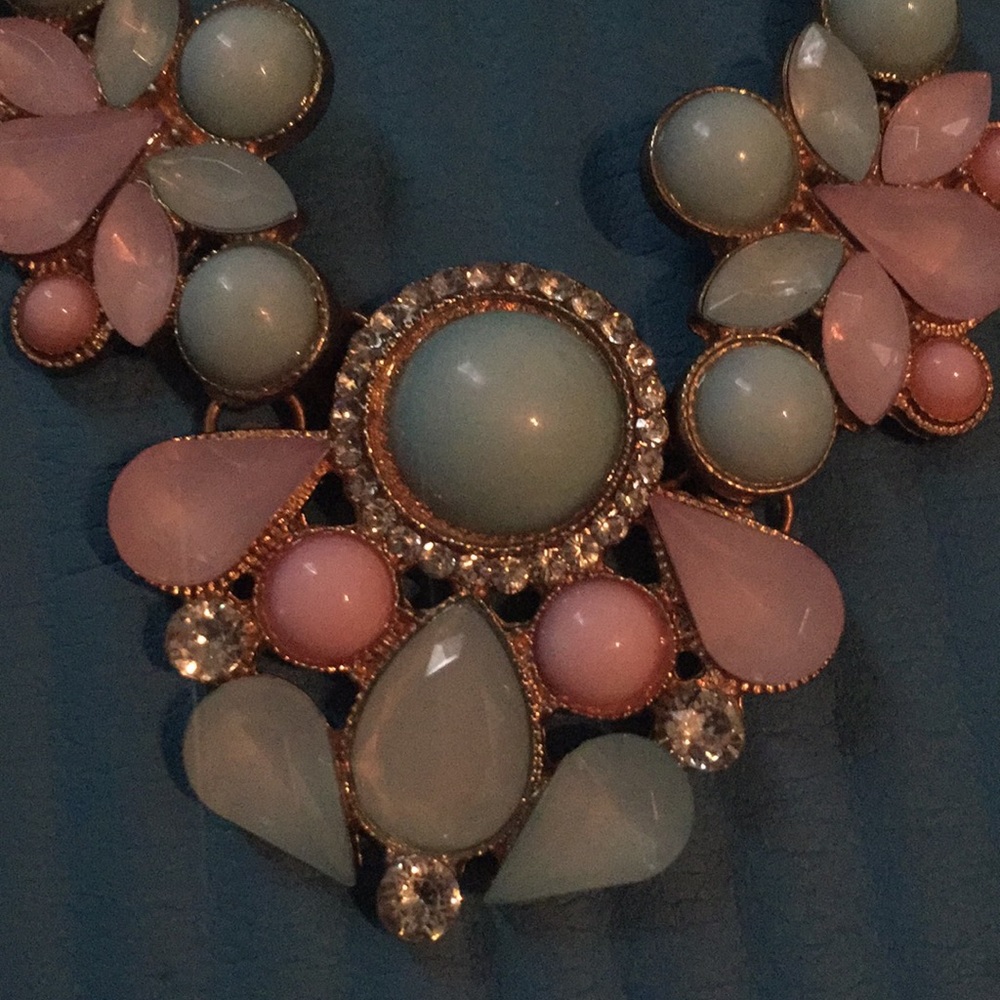 Spring time necklace - Picture 2 of 5